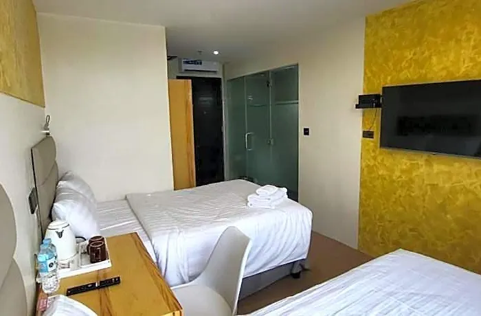 Sempre Premier Mactan Airport Hotel 3*